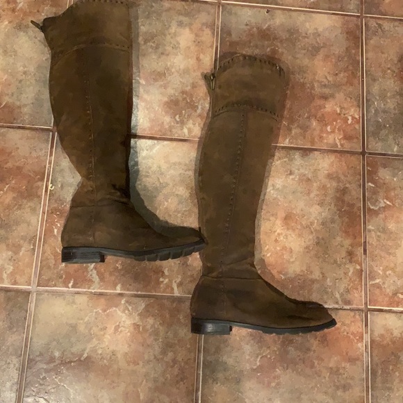 Adrianne Vittadini dark brown distressed suede boot - Picture 2 of 13